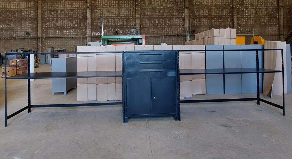 Bancada com Armário em Aço