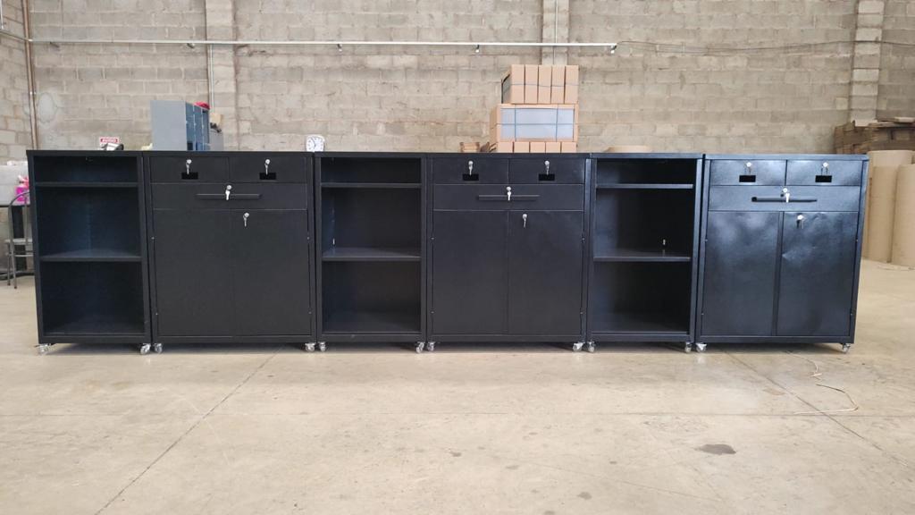 Balcão Sob Medida em Aço