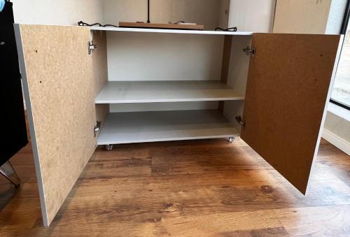 Armário Baixo com 2 Portas