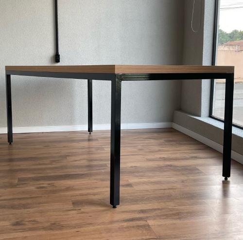 Mesa Estilo Industrial